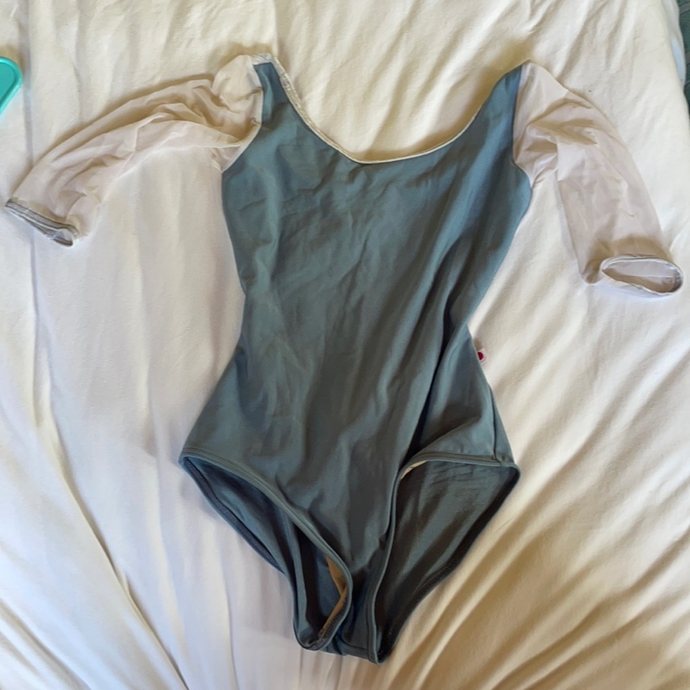 Beautiful Veronique YUMIKO leotard